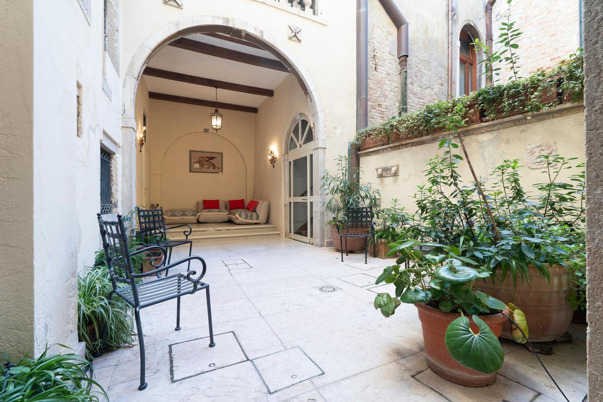 Fortuny3967 Suites & Wine Veneţia Exterior foto